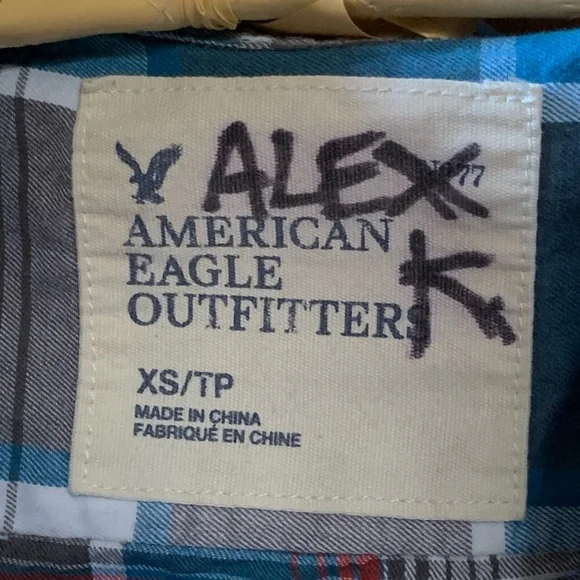 Men’s AEO blue check print button down shirt - Picture 3 of 9